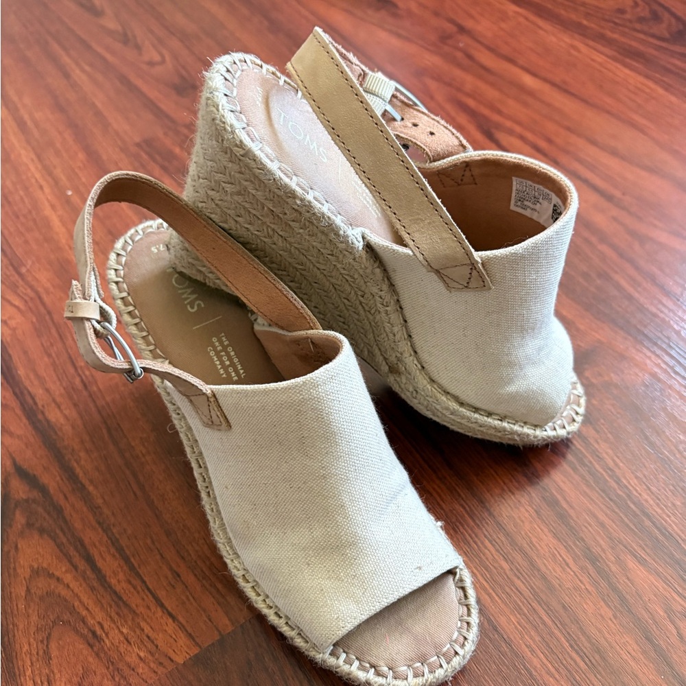 TOMS Women's Tan Espadrille Wedges